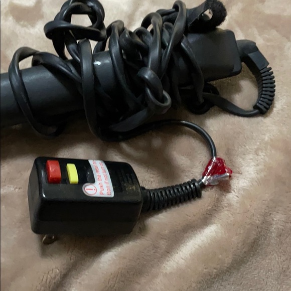 CHI Flat Iron - Picture 3 of 5